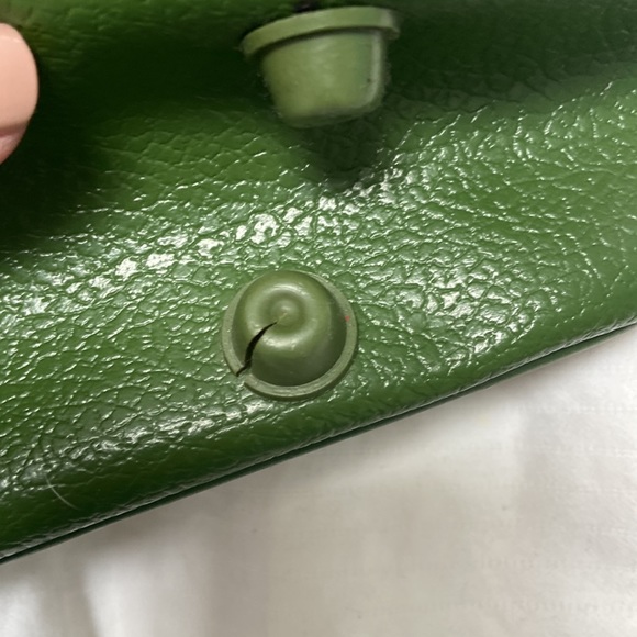 Awesome 1970’s Avocado Green Vintage carry on bag. NOS. Never used. - Picture 6 of 7